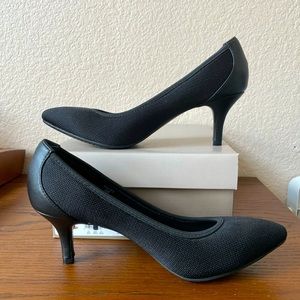 Tahari Tacey Pumps